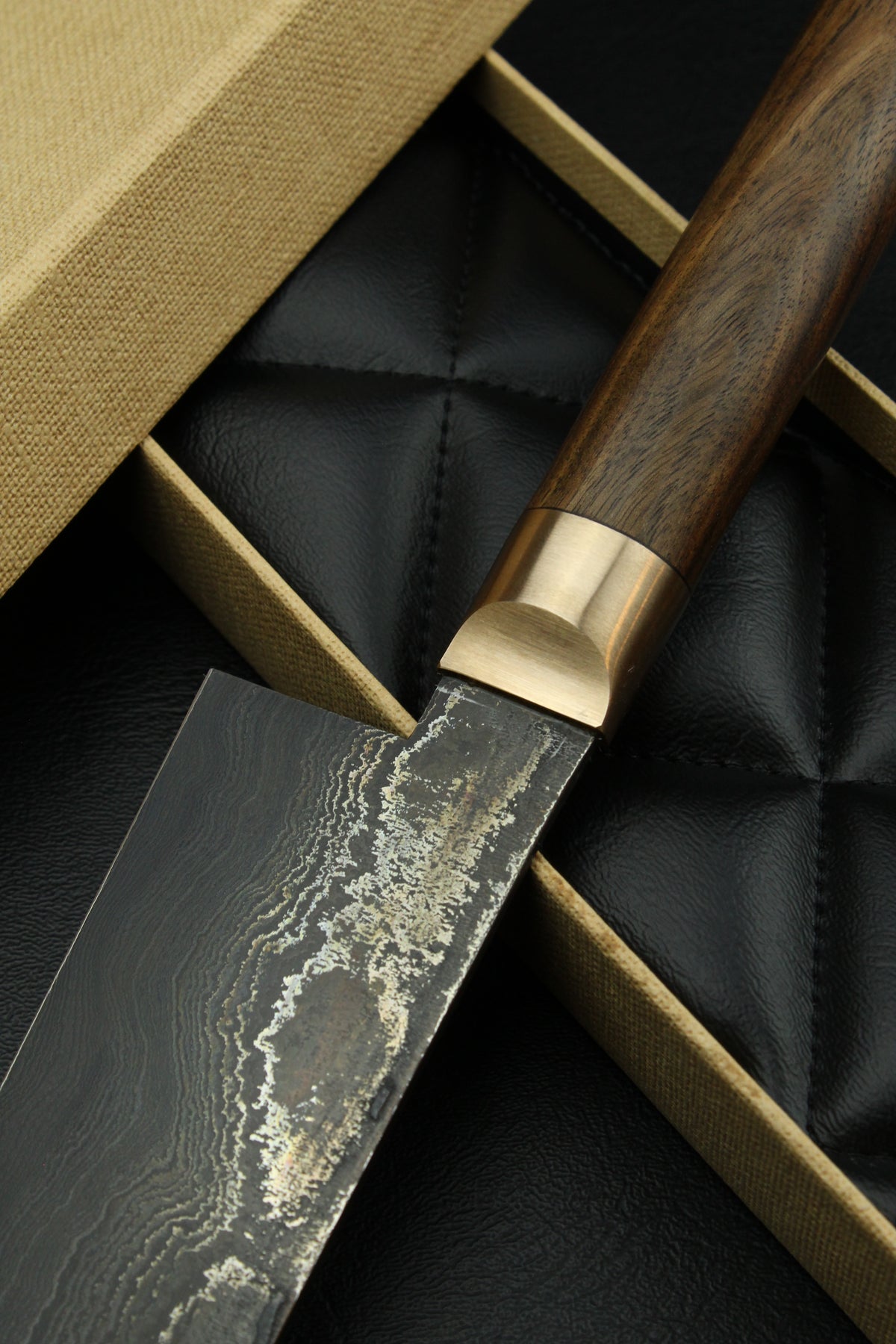 Damascus-Santoku 500L, deutsche Walnussholz-Ausführung