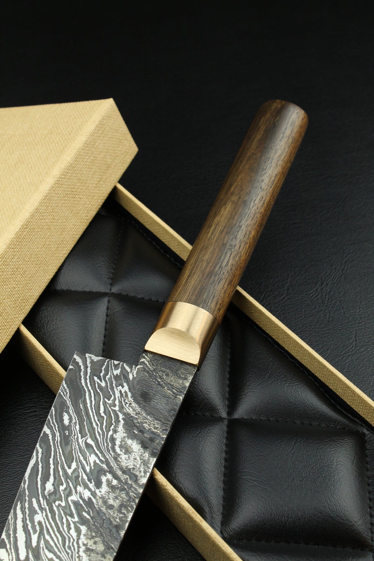 Damascus-Gyuto-HK-Torsion aus deutschem Walnussholz