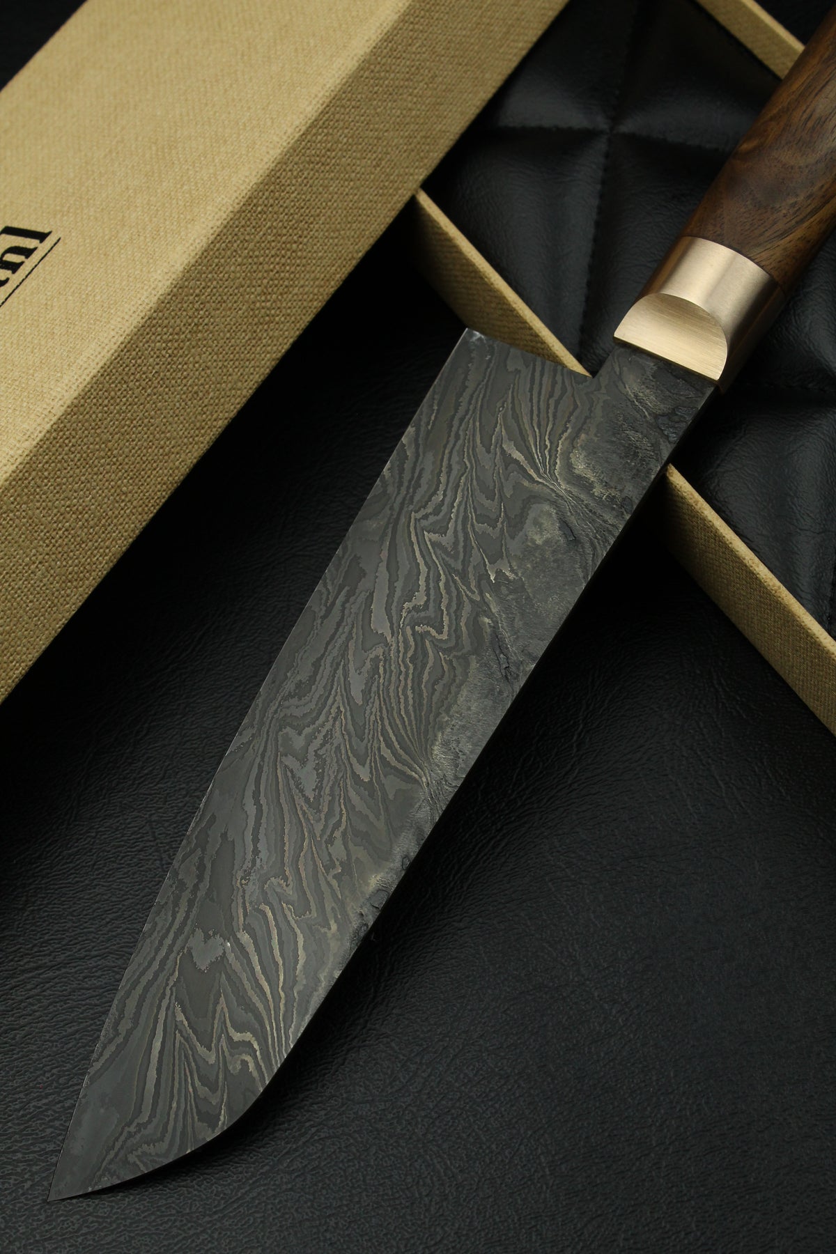 Damast-Santoku HK-Torsion schwarze Patina