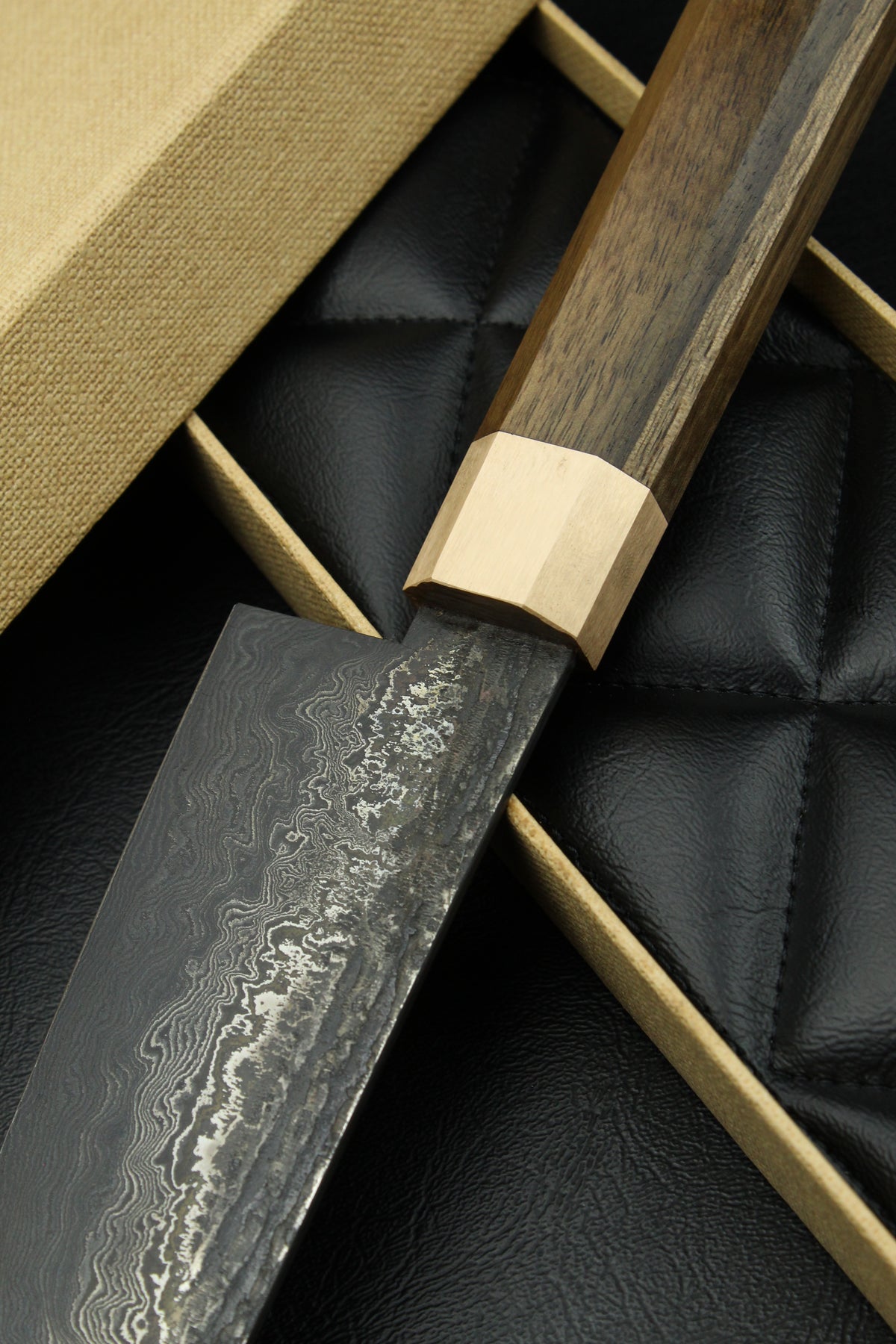 Damaszener Gyuto-Messer 320L Walnuss Achteck