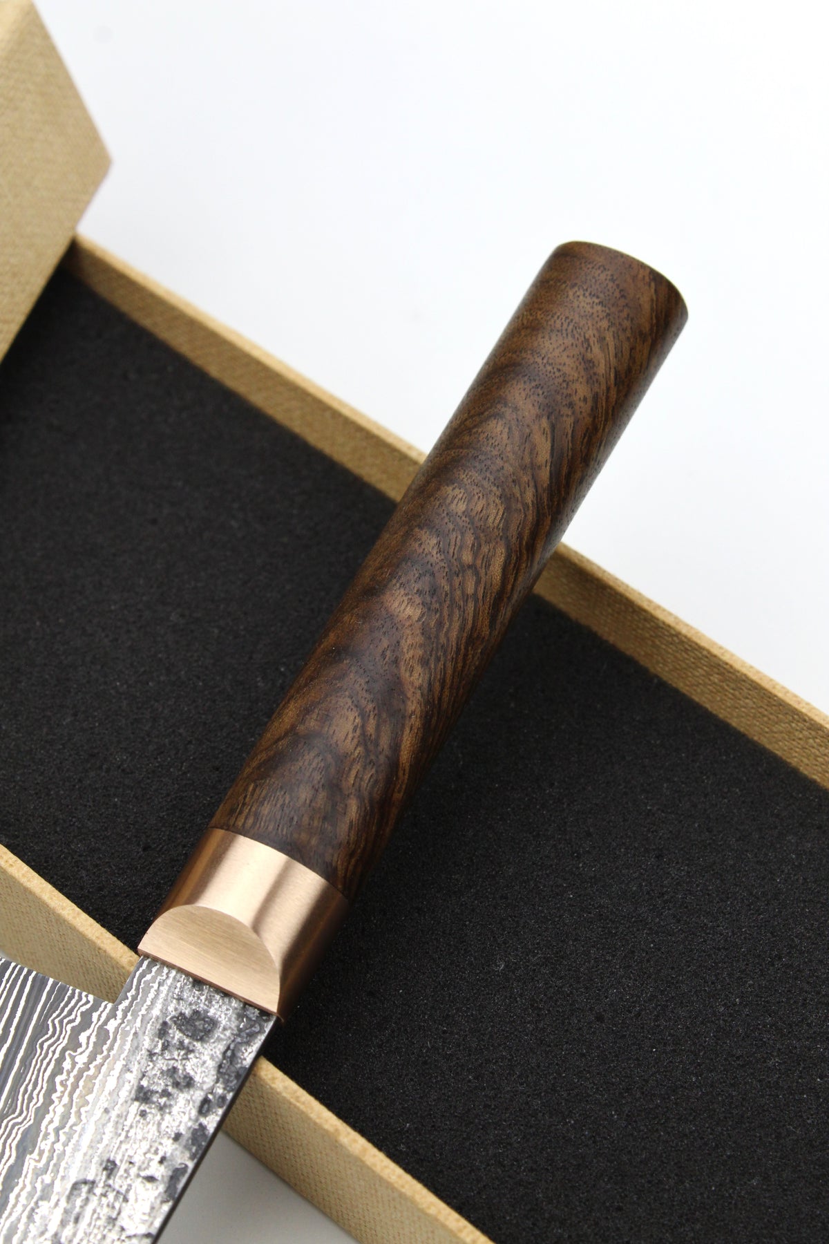 M-Santoku Walnuss mit Längsmaserung