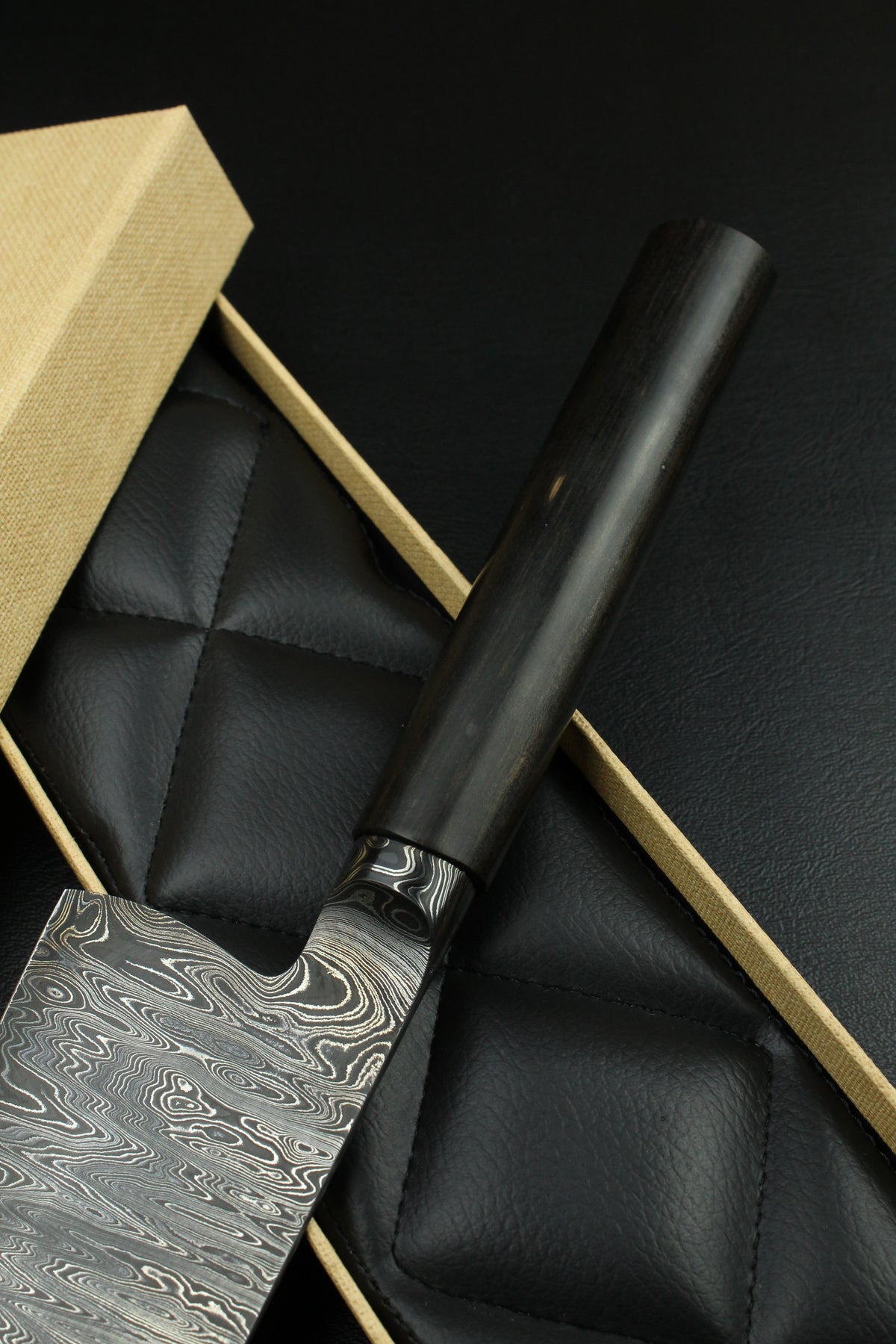 Gyuto 235 Schwarz Ebenholz dunkles Damast