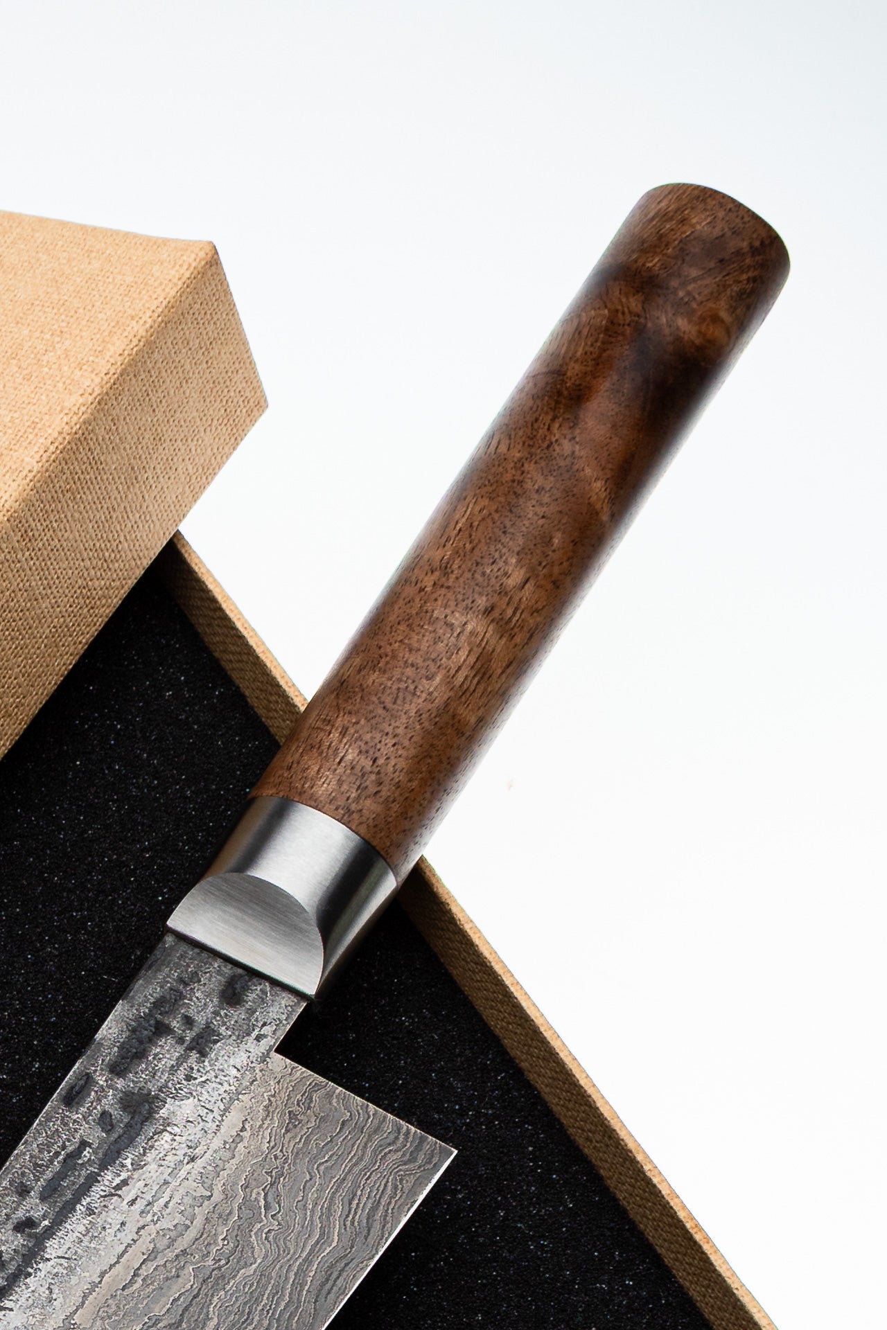 Damascus Santoku 500L Walnut
