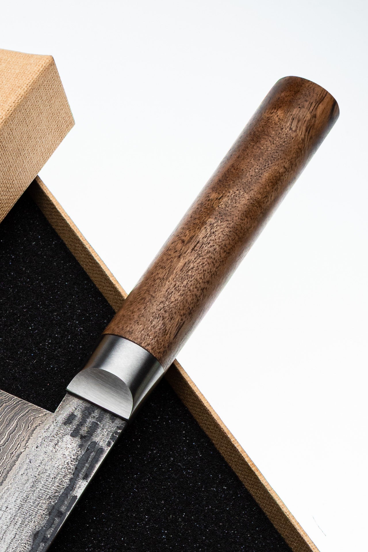 Damascus Santoku 500L Walnut