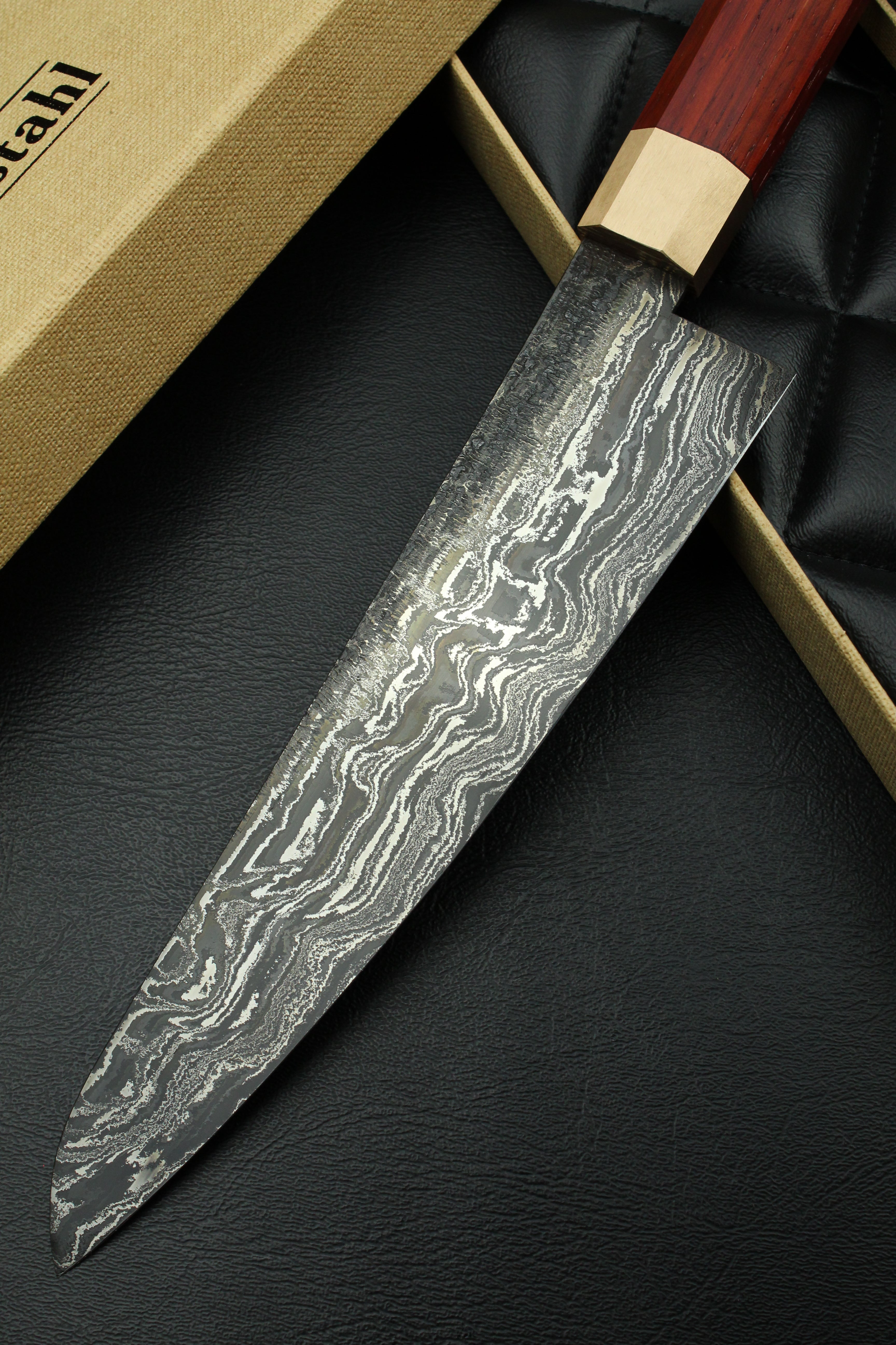 Padouk Damascus Gyuto 215 Octagonal 2.0
