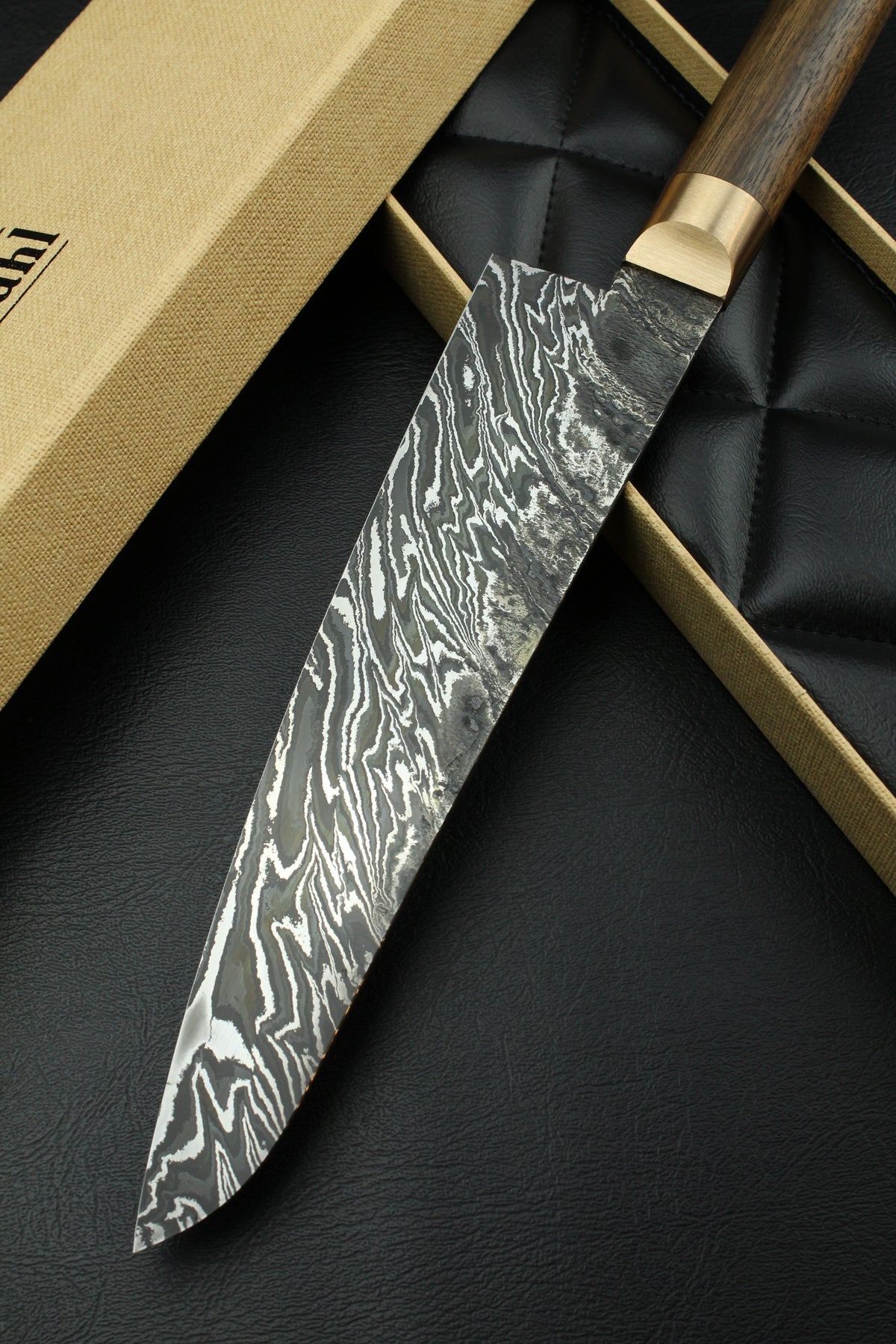 Damascus-Gyuto-HK-Torsion aus deutschem Walnussholz