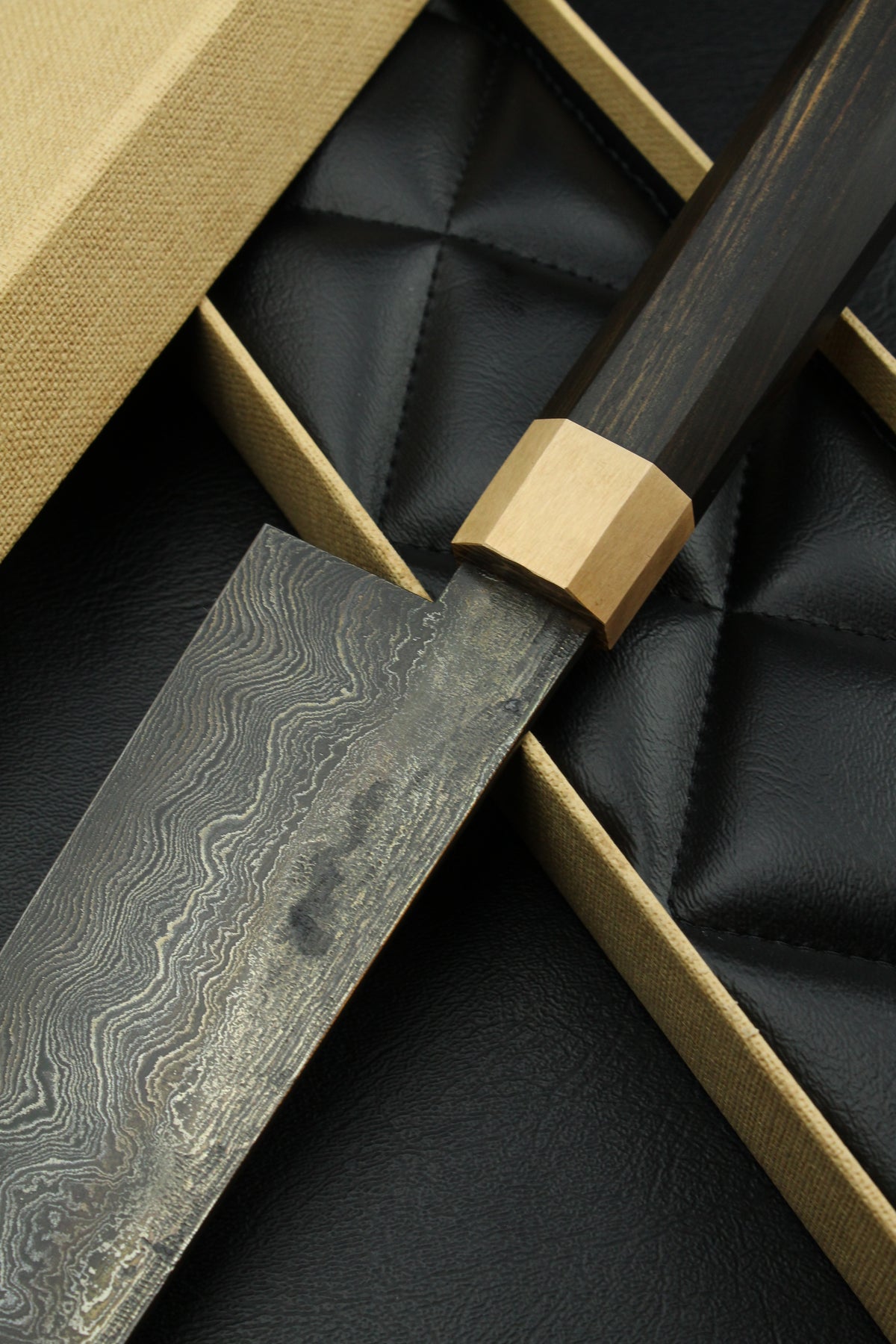 Damast-Santoku 320L Schwarzes Ebenholz Achteck