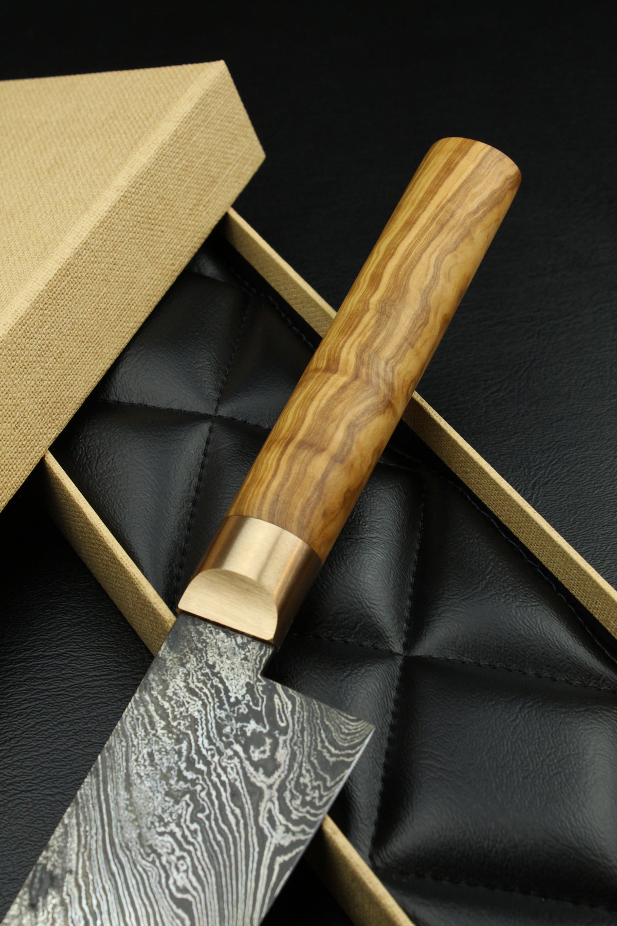 Damast-Gyuto Torsion Olive Oval