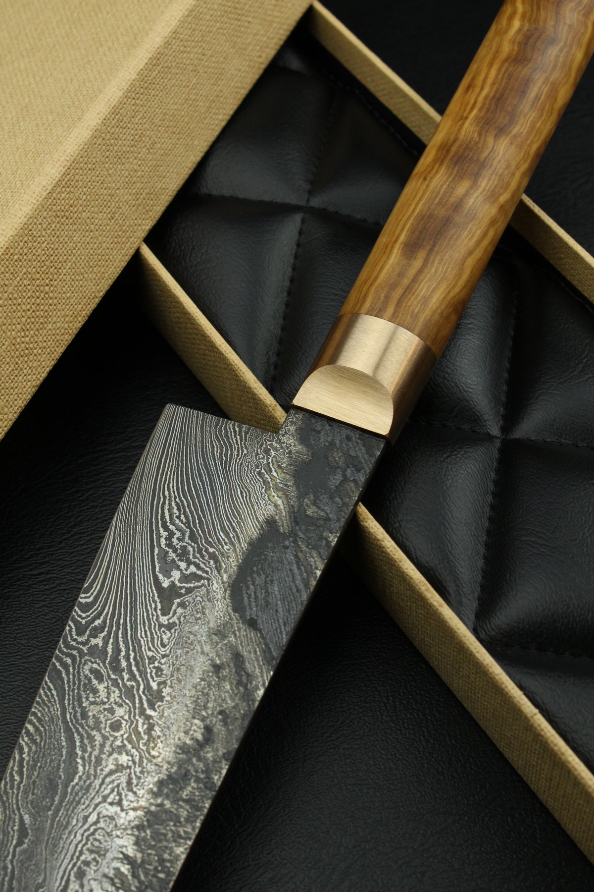 Damast-Gyuto Torsion Olive Oval