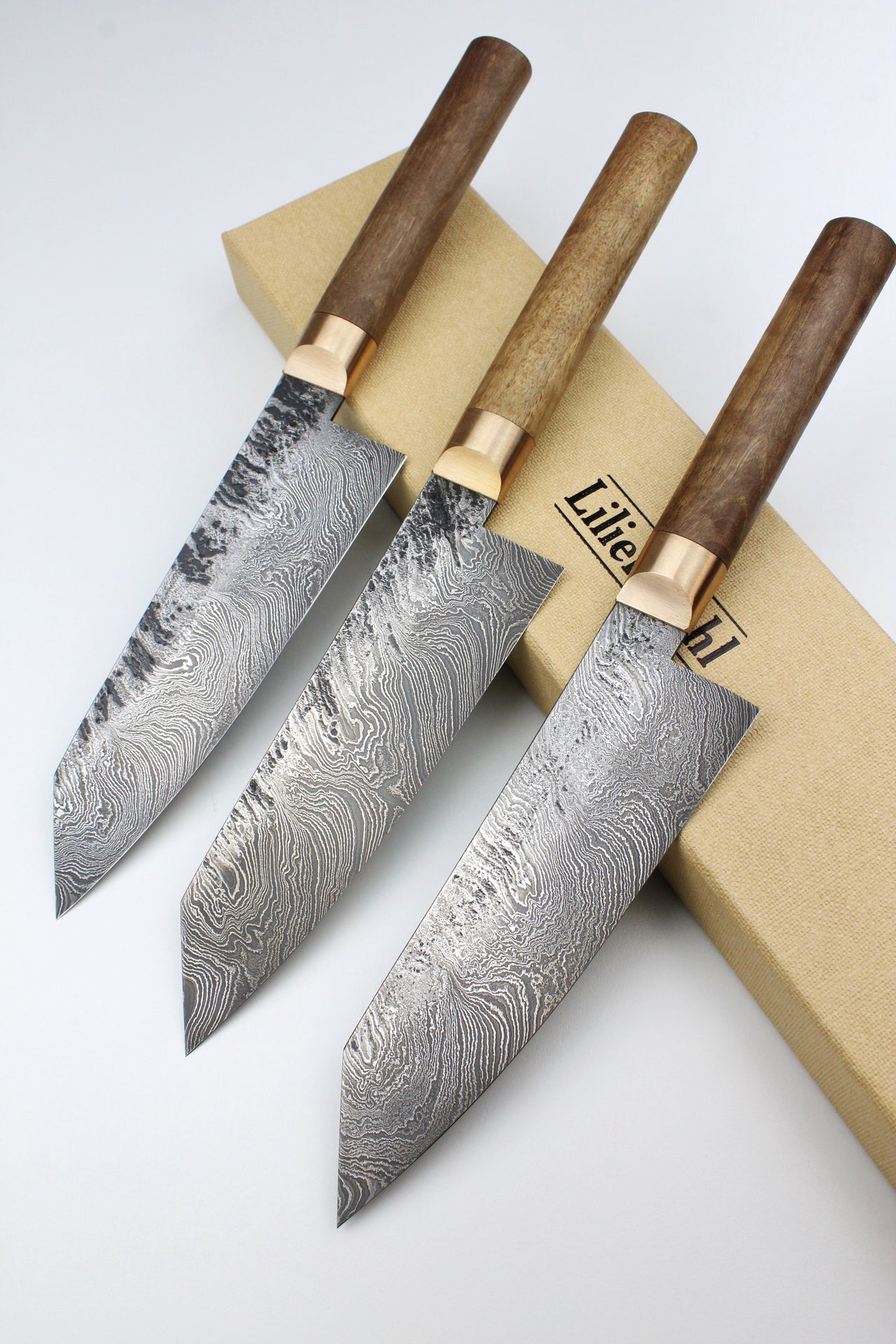 Das Lilienstahl V2 Walnuss