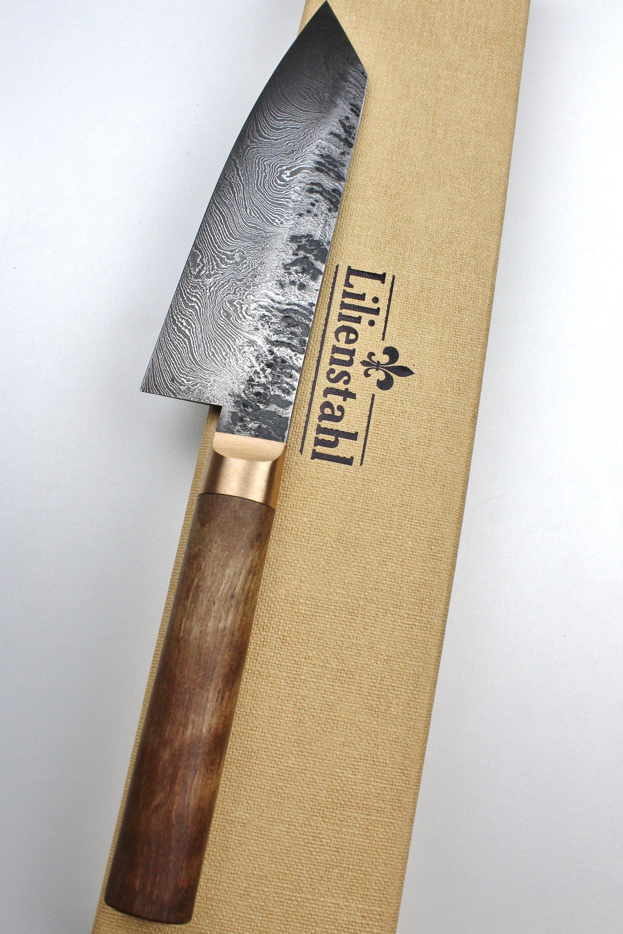 Das Lilienstahl V2 Walnuss