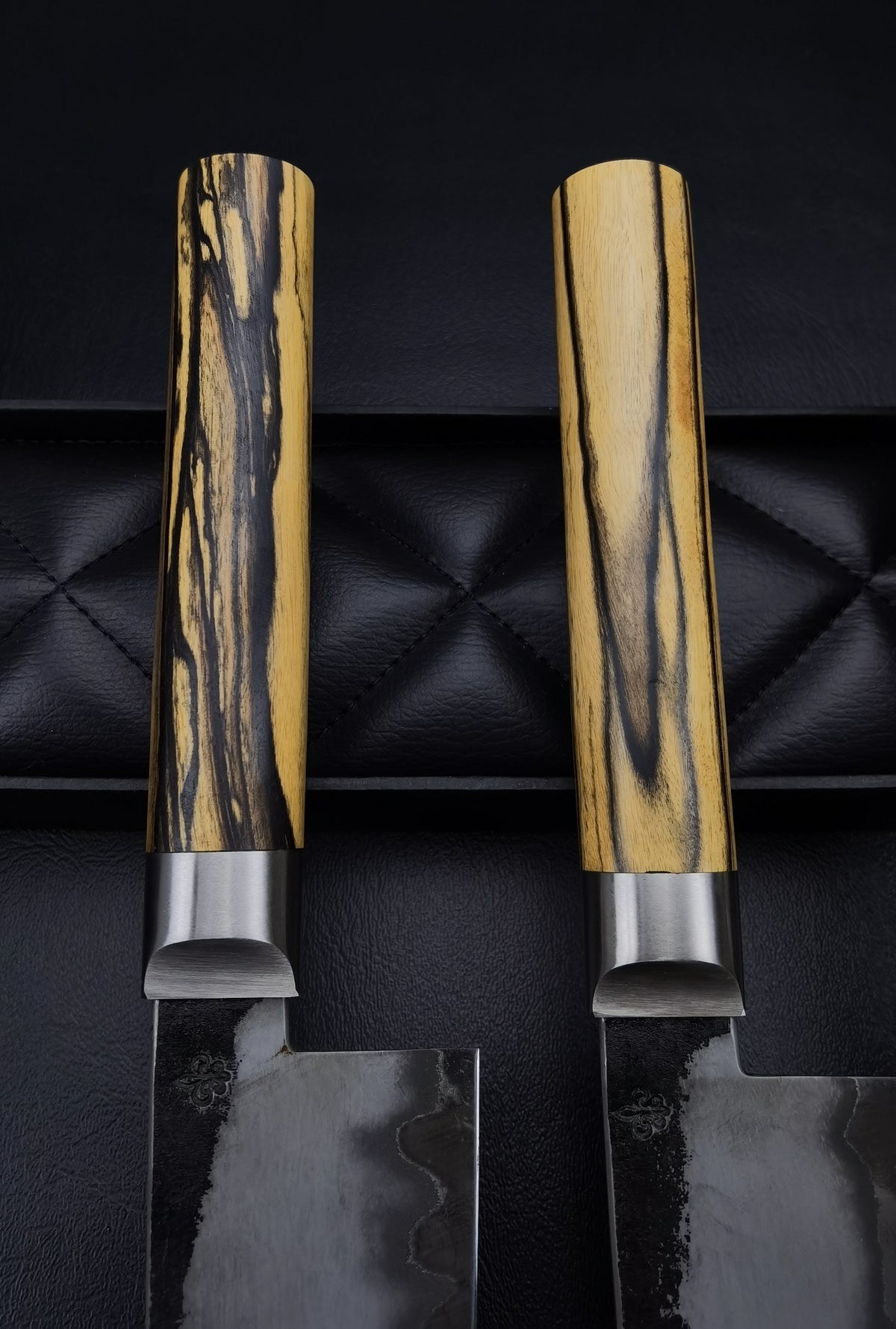 Schwarz-weißes Santoku-Messer aus Ebenholz, limitiert